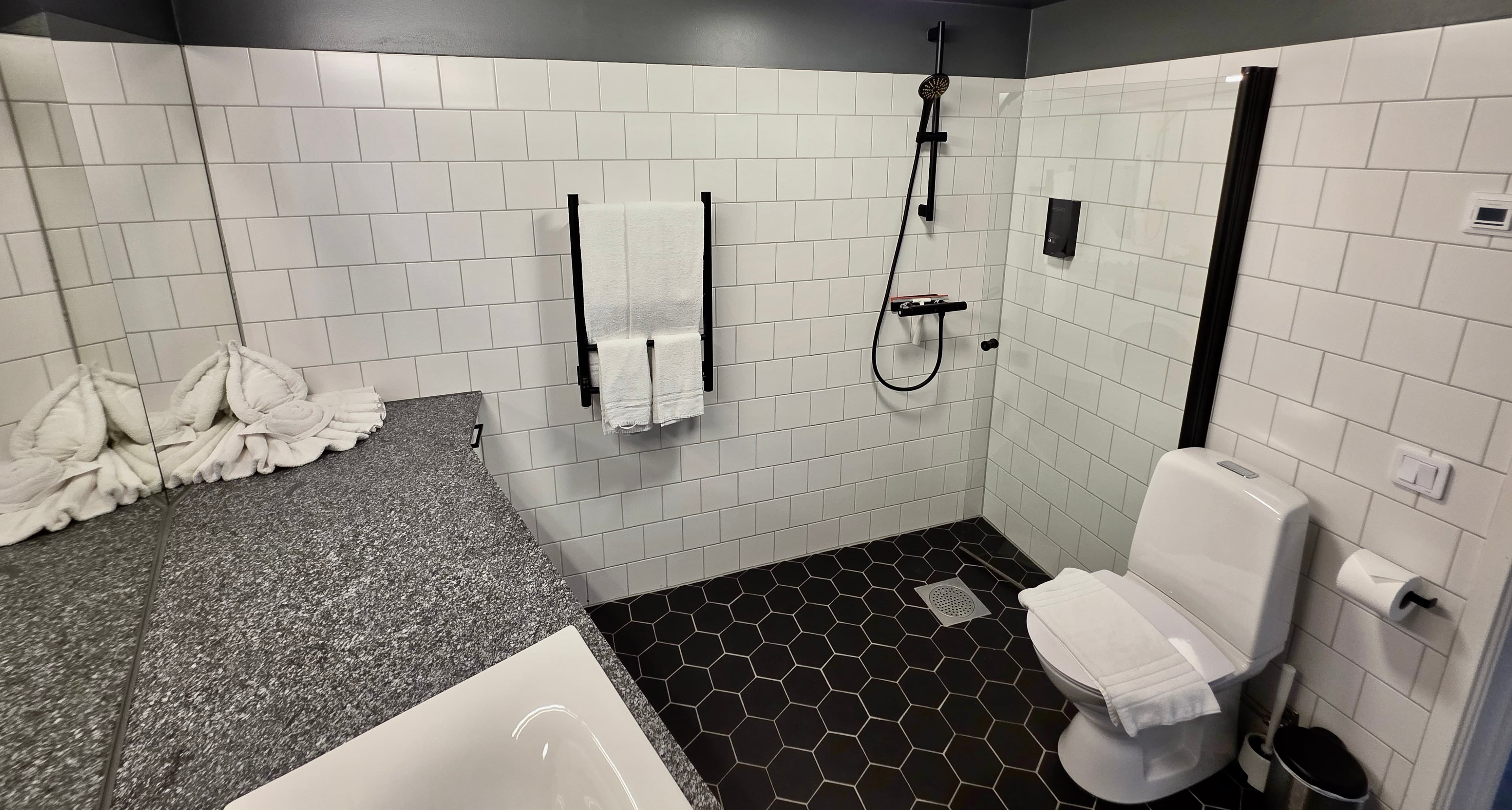 Apartment bathroom Place Lund