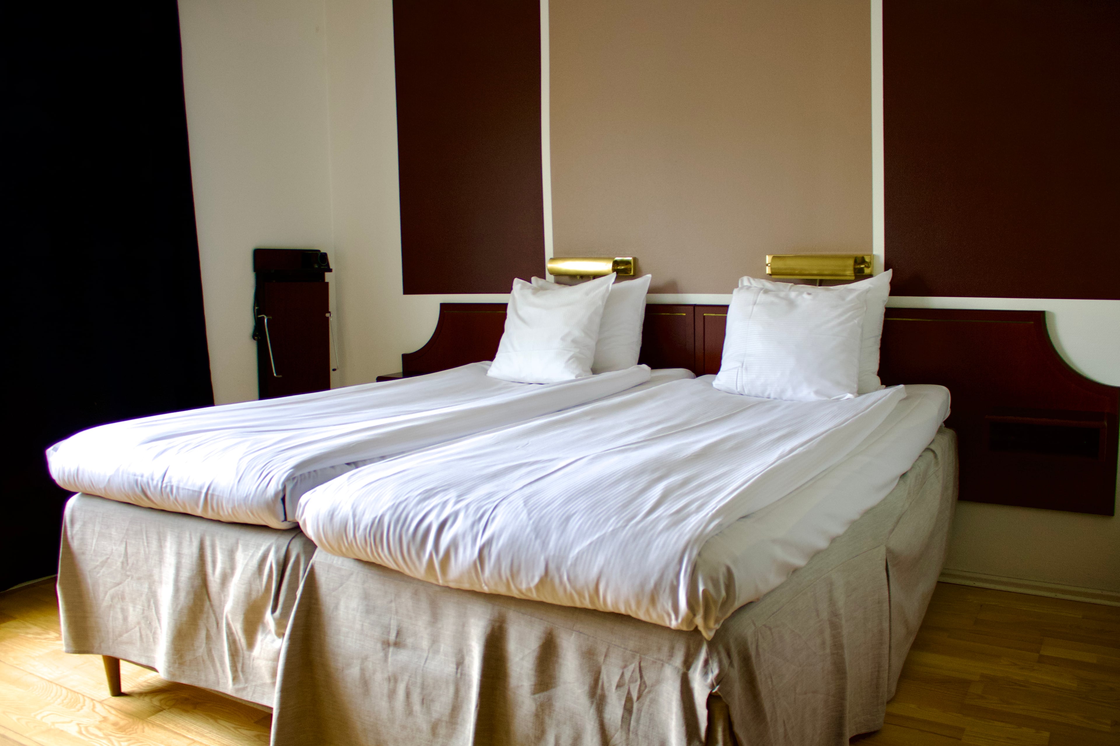 Double Deluxe - Image 2